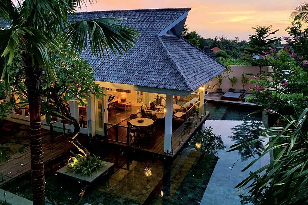 巴厘岛的建筑师。传统和现代的设计